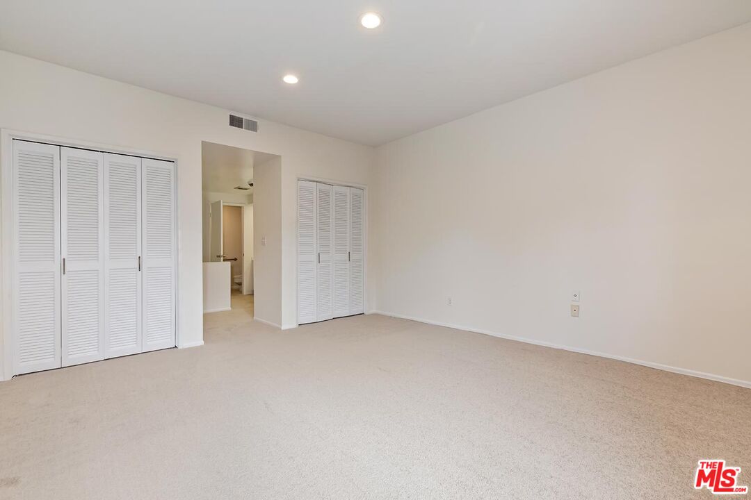 1201 S Roxbury Dr Unit: 107