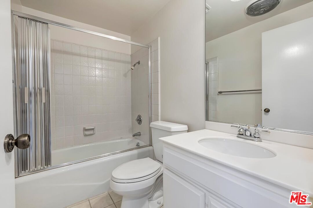 1201 S Roxbury Dr Unit: 107