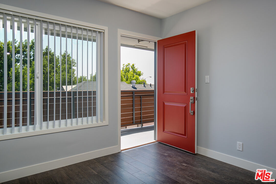 1136 SPAZIER AVE Unit: 2