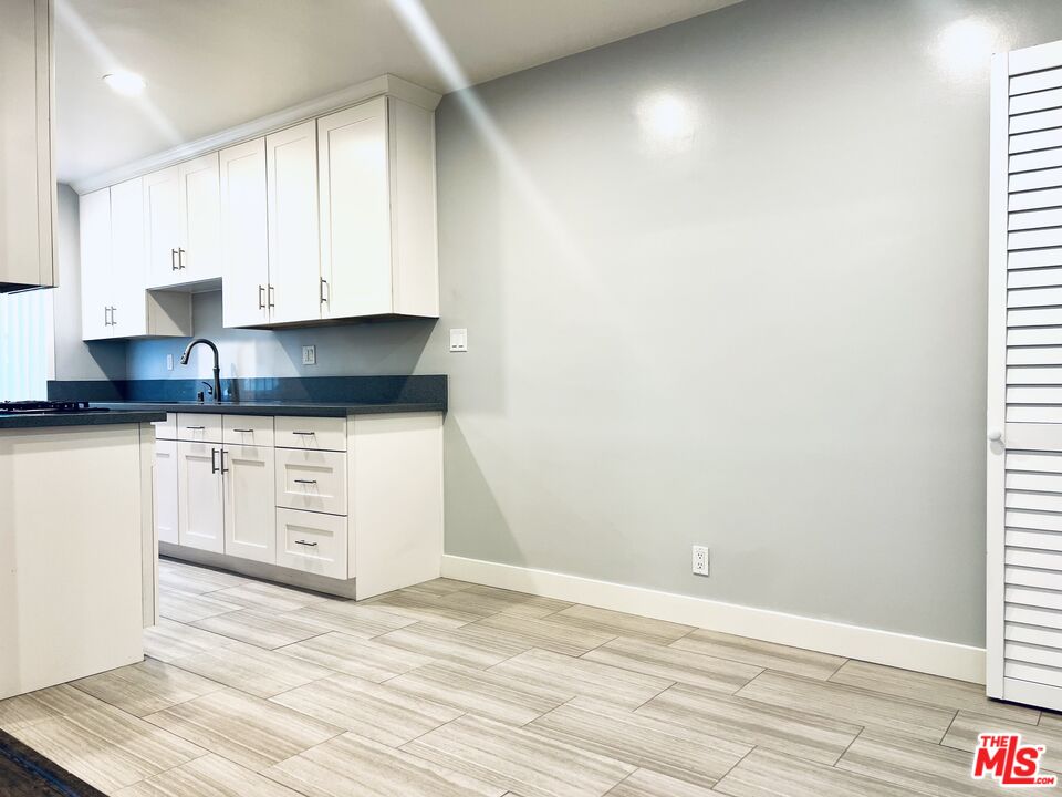 1136 SPAZIER AVE Unit: 2