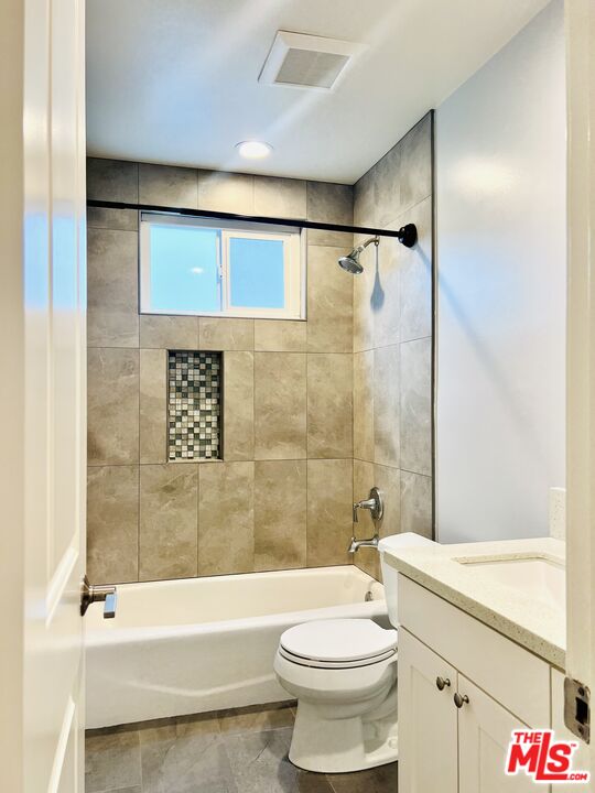 1136 SPAZIER AVE Unit: 2