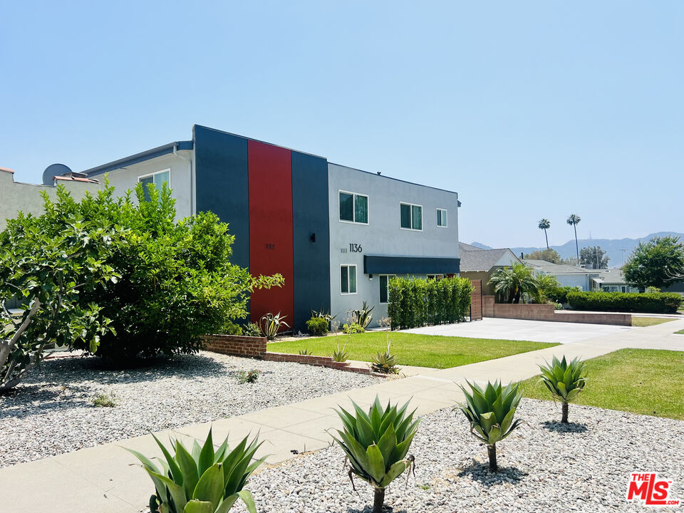 1136 SPAZIER AVE Unit: 2