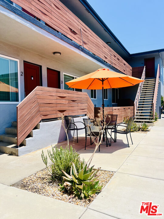 1136 SPAZIER AVE Unit: 2