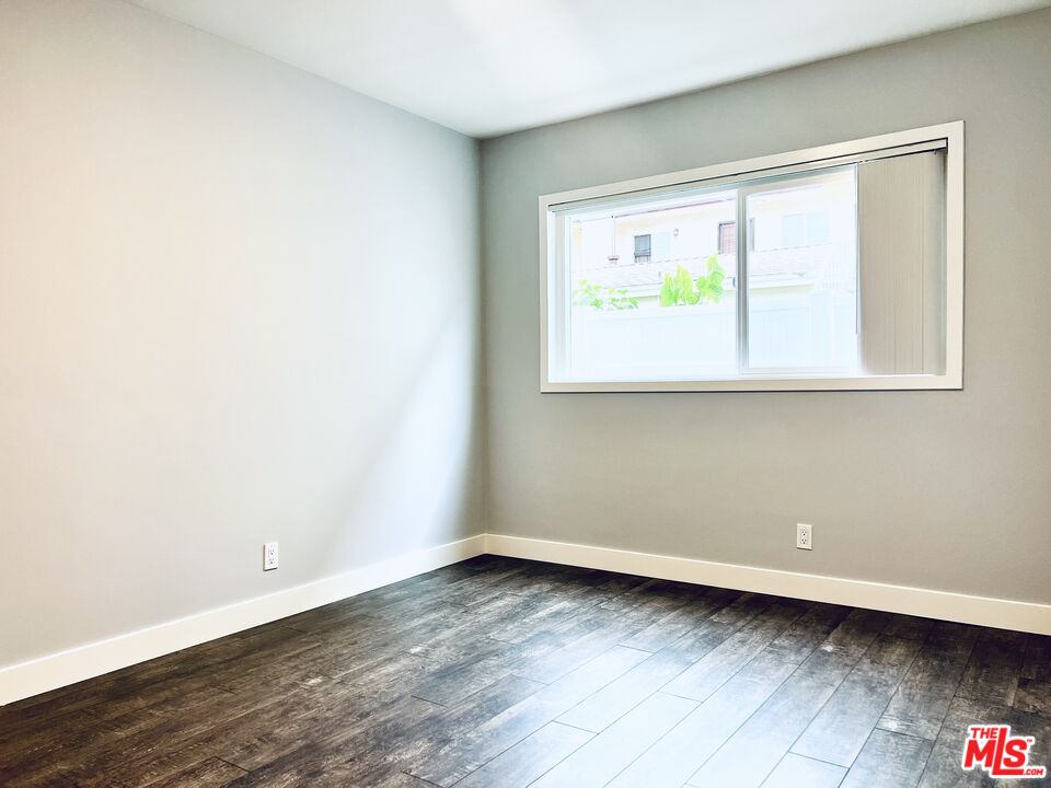 1136 SPAZIER AVE Unit: 2