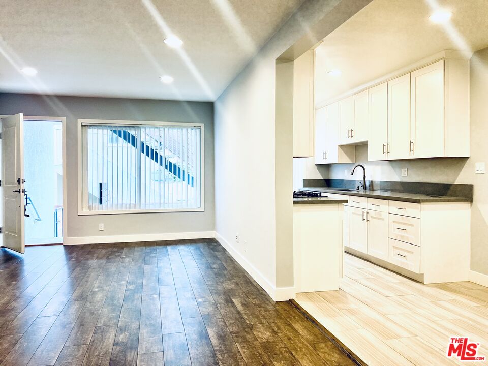 1136 SPAZIER AVE Unit: 2