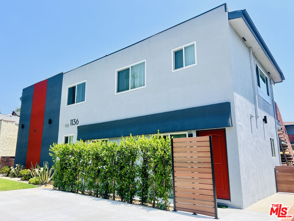 1136 SPAZIER AVE Unit: 2