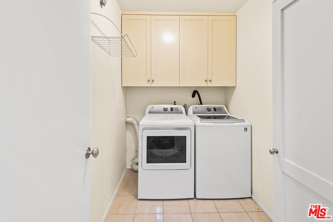 853 S Le Doux Rd Unit: 104