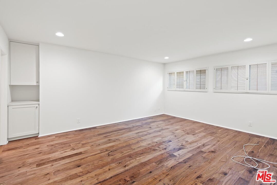 853 S Le Doux Rd Unit: 104