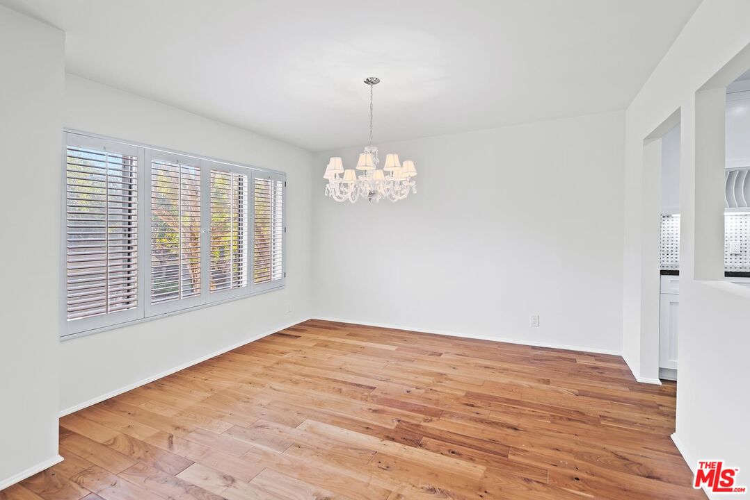 853 S Le Doux Rd Unit: 104