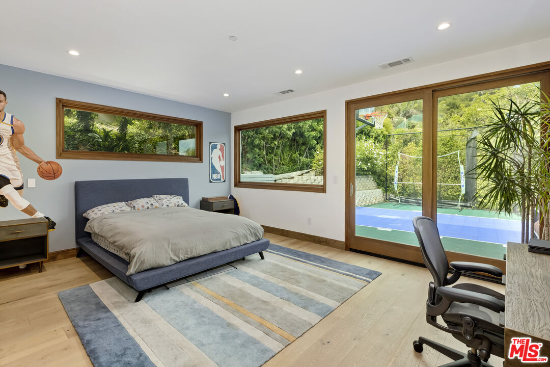 1332 El Hito Cir
