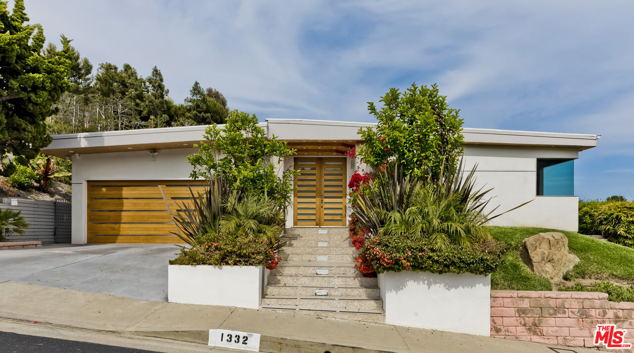 1332 El Hito Cir