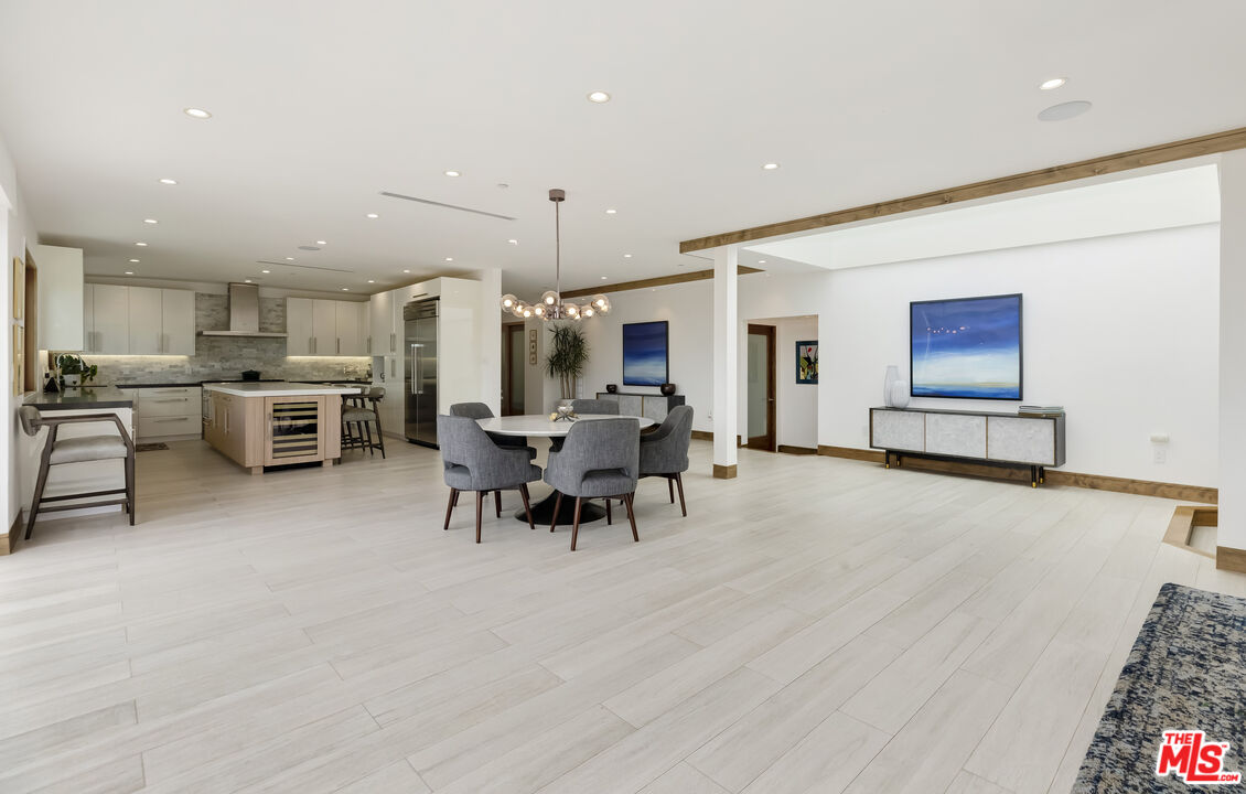 1332 El Hito Cir