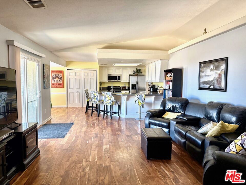 8125 Centola Rd