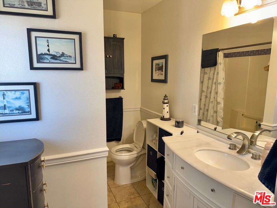 8125 Centola Rd