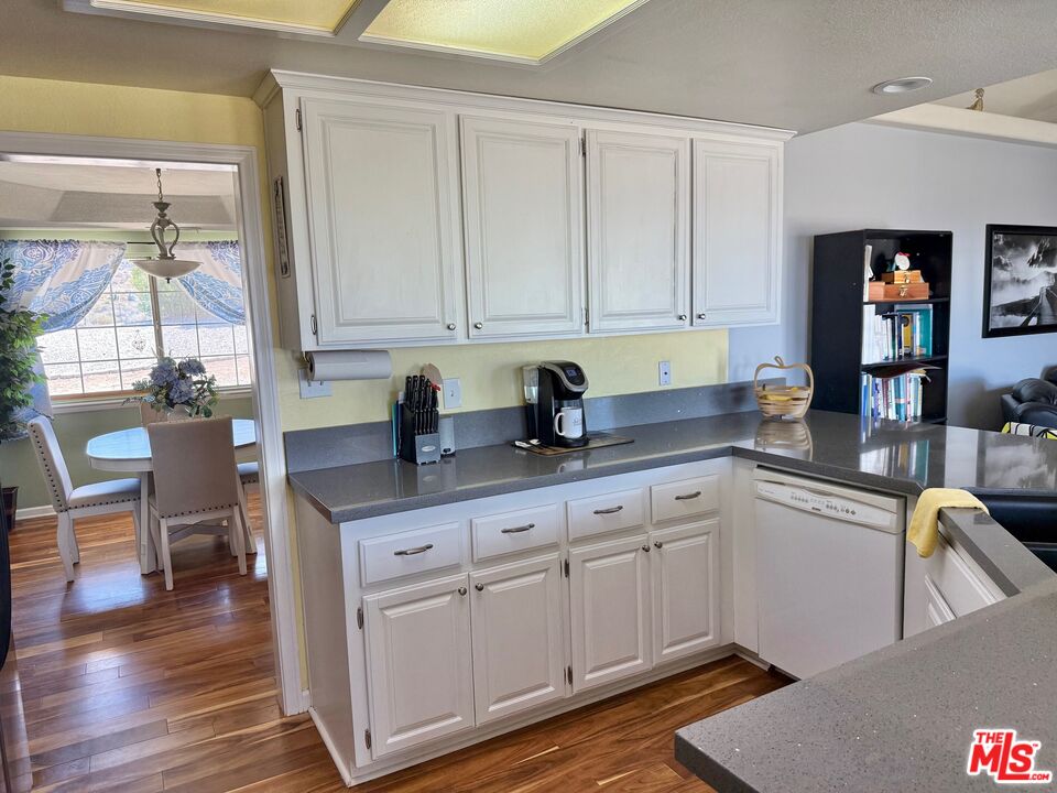 8125 Centola Rd