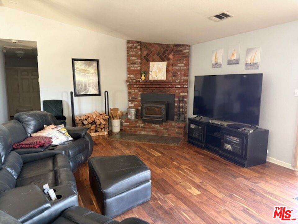 8125 Centola Rd
