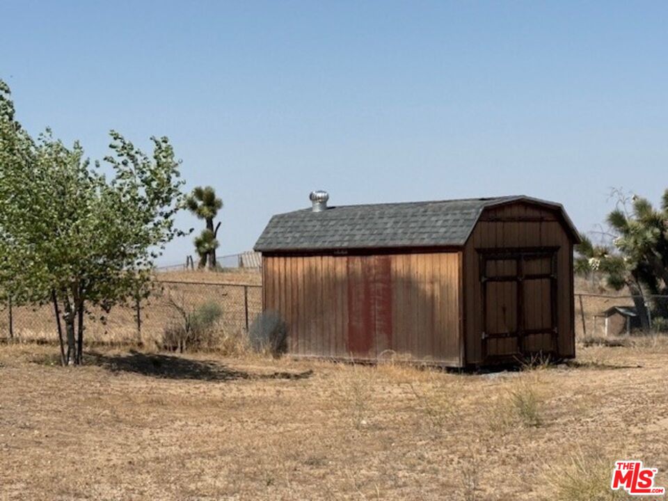 8125 Centola Rd