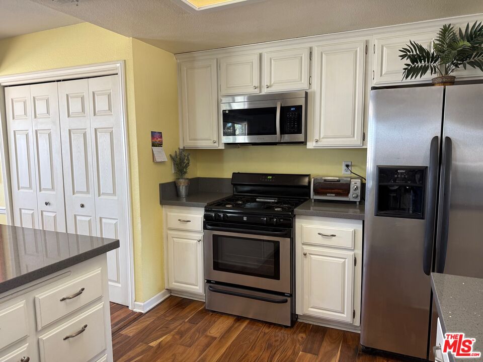 8125 Centola Rd