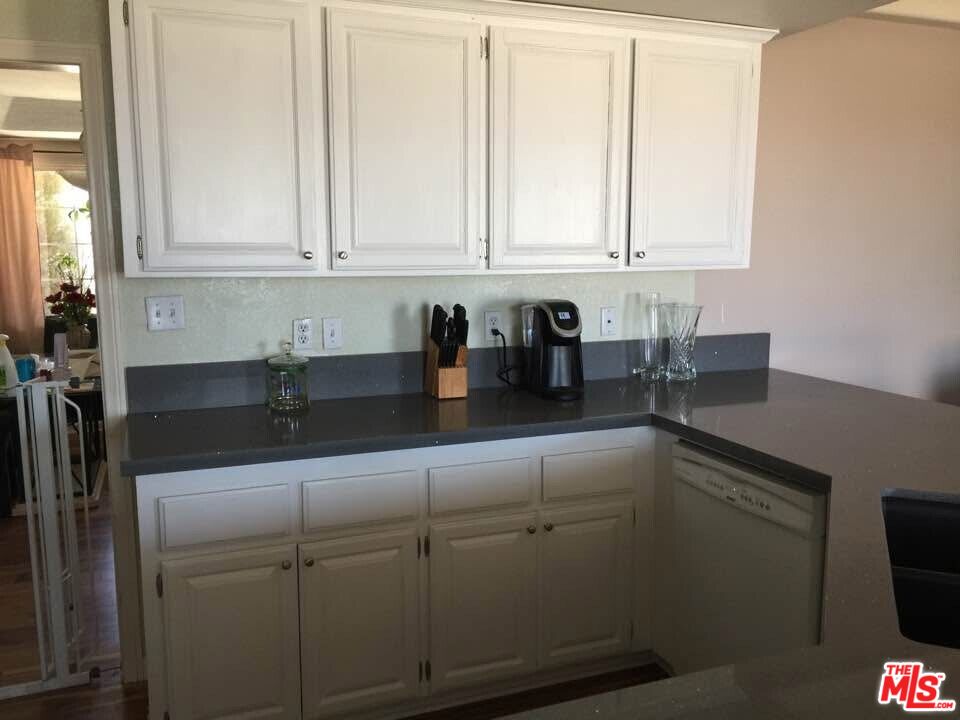 8125 Centola Rd