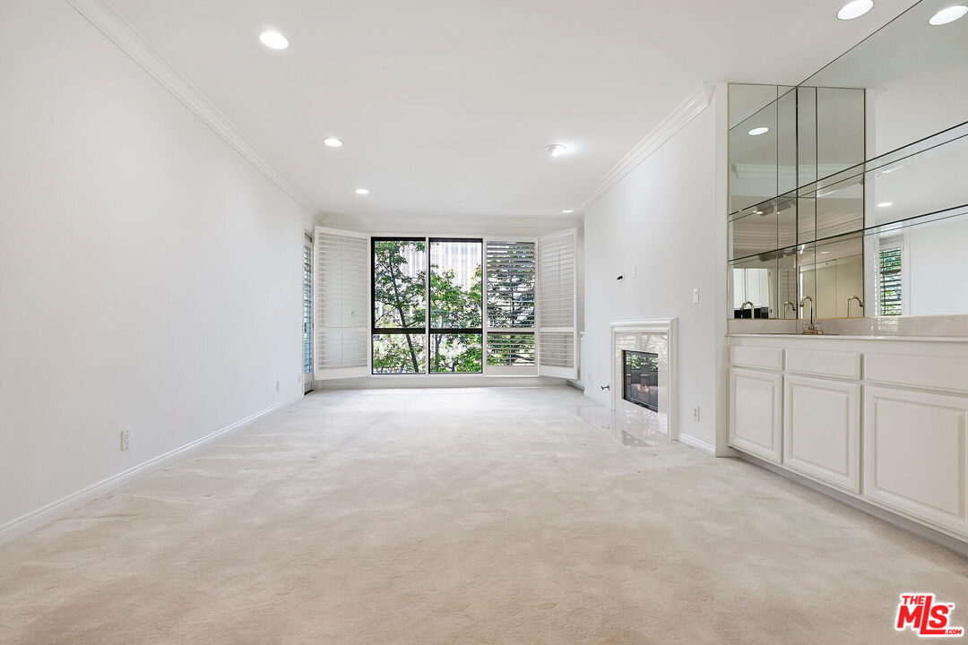 2132 Century Park Ln Unit: 304