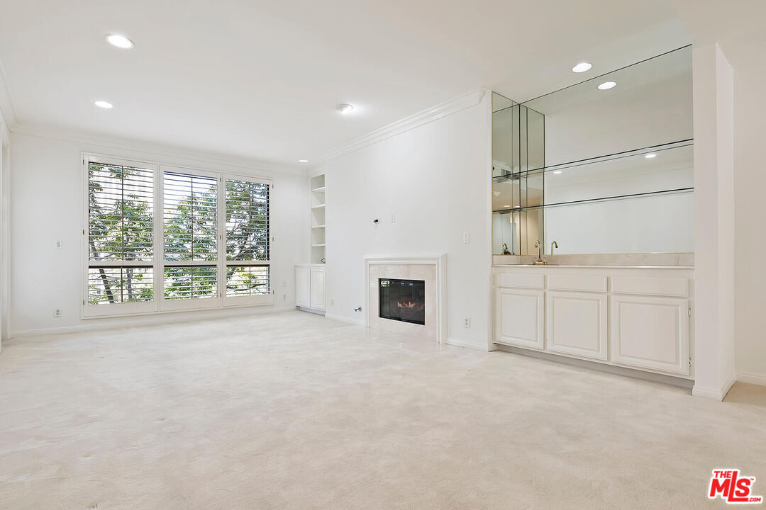 2132 Century Park Ln Unit: 304