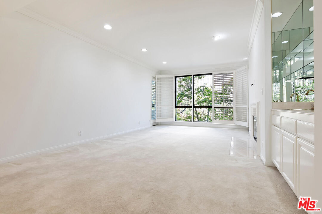 2132 Century Park Ln Unit: 304