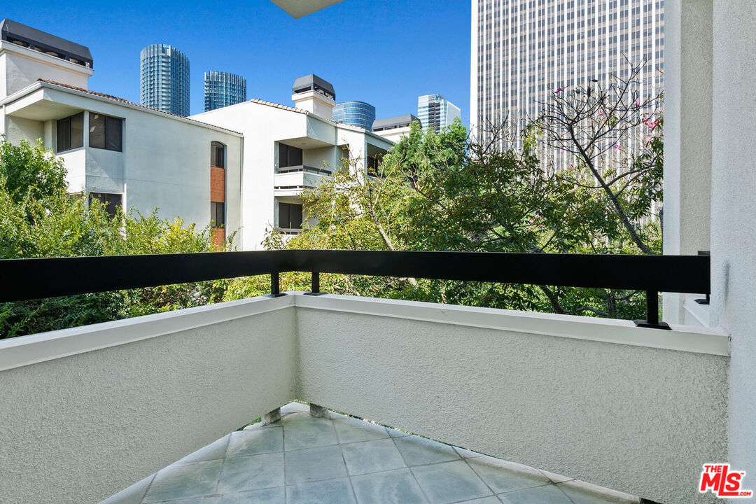 2132 Century Park Ln Unit: 304