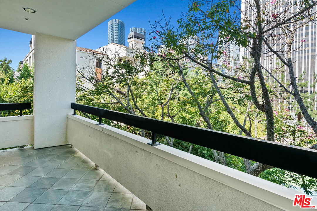 2132 Century Park Ln Unit: 304