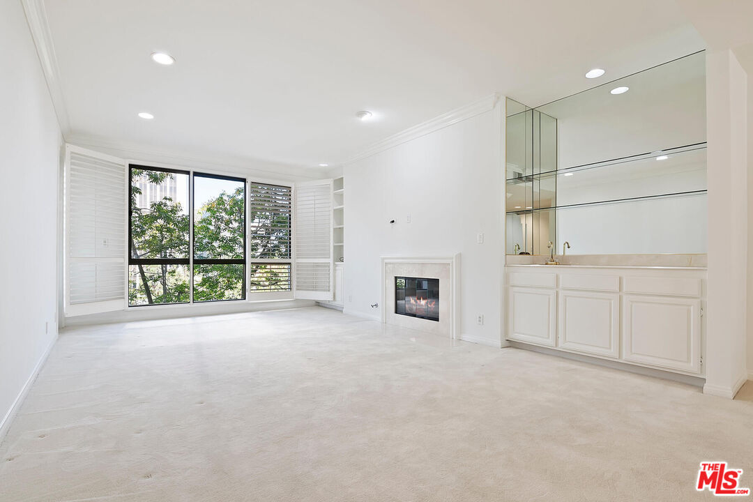 2132 Century Park Ln Unit: 304