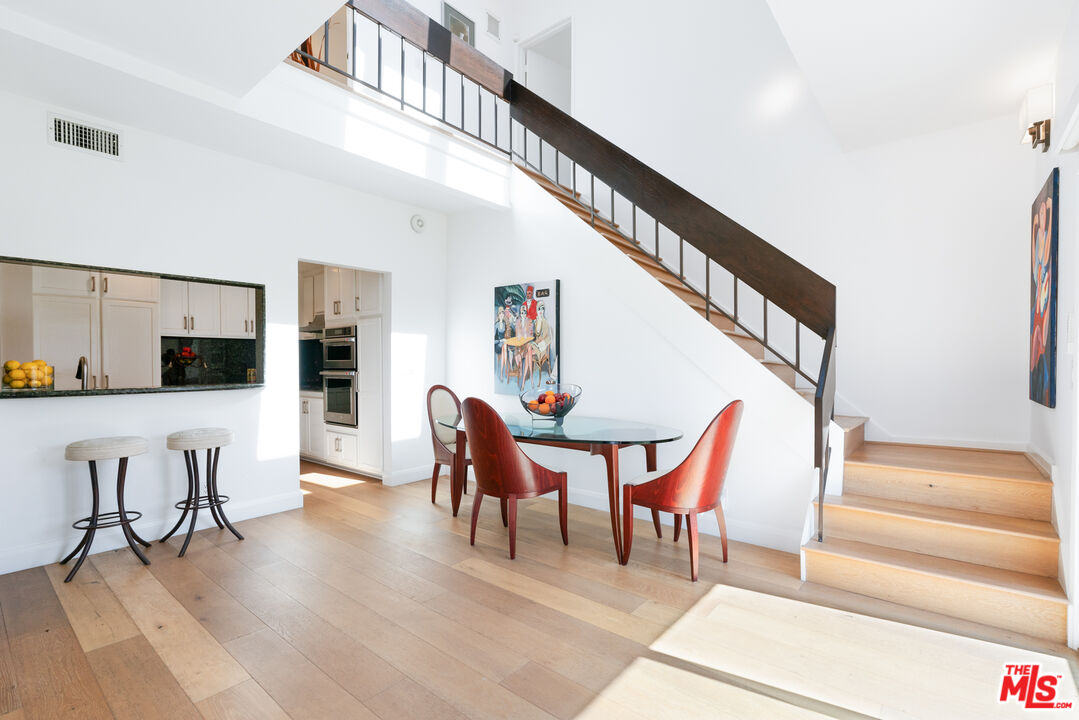 1103 S Westgate Ave Unit: 3