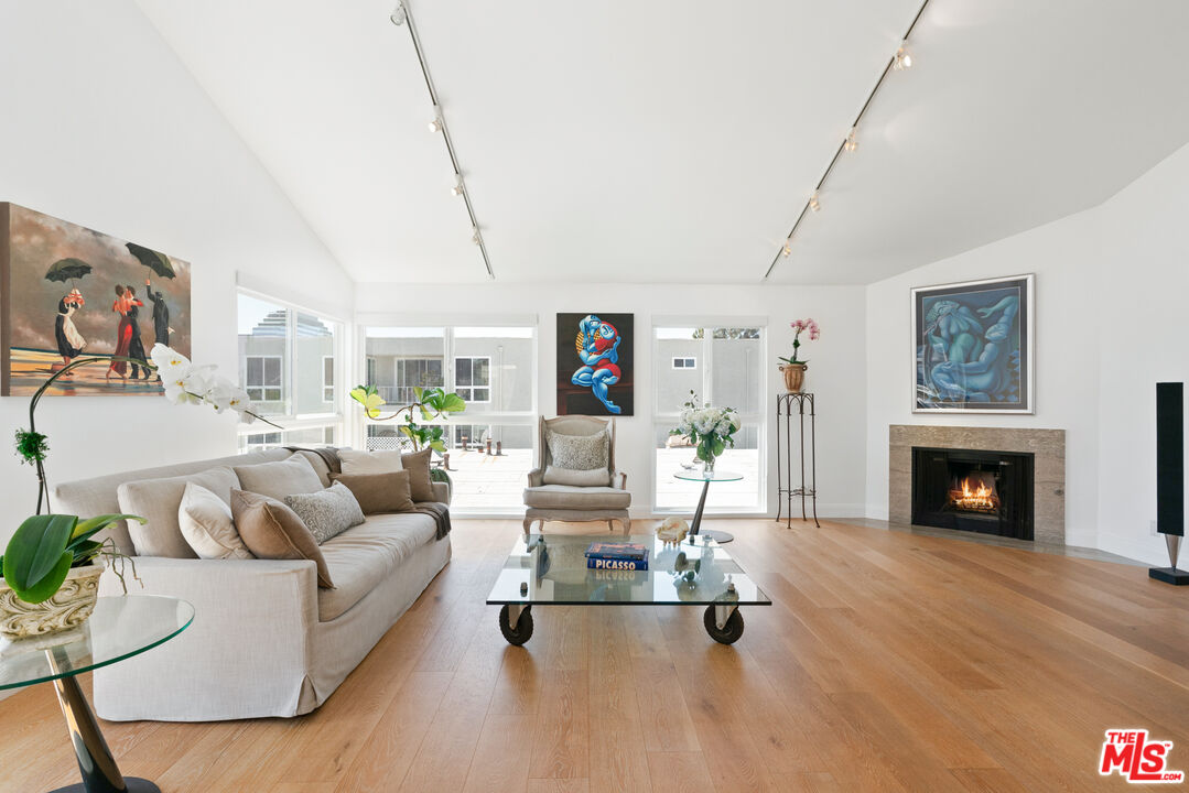 1103 S Westgate Ave Unit: 3