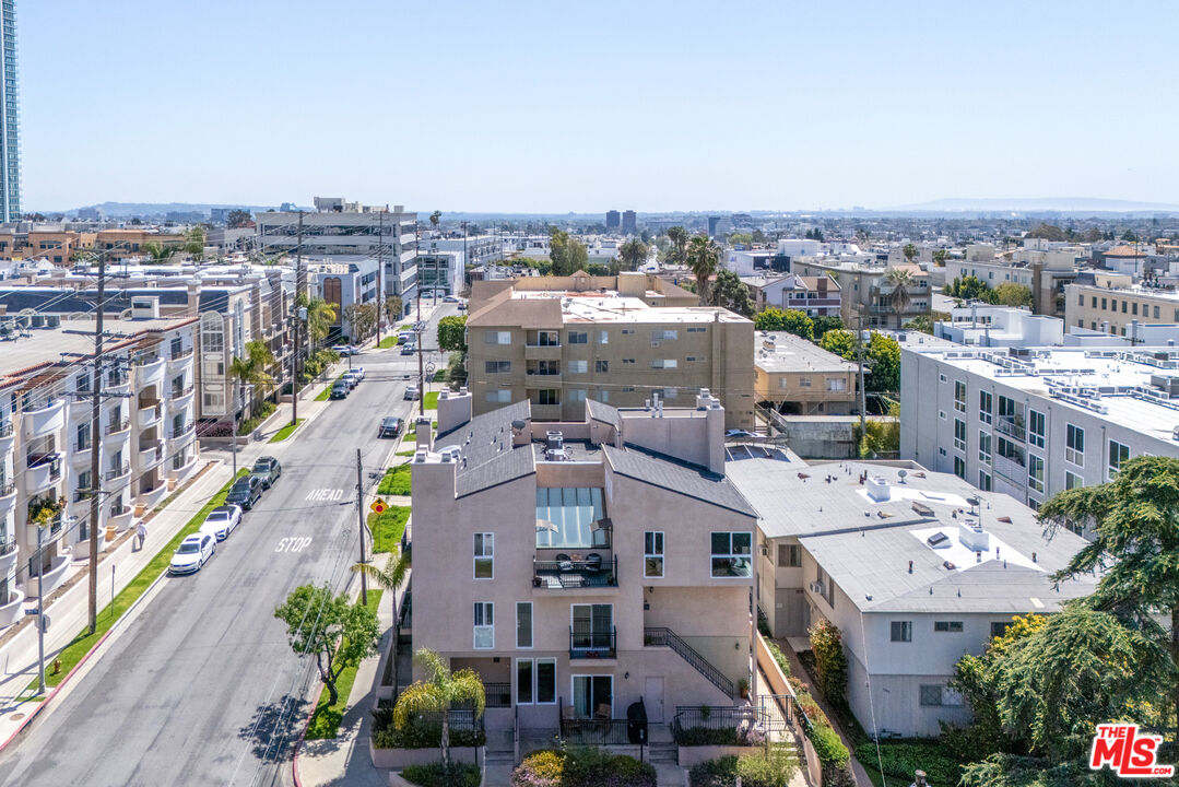 1103 S Westgate Ave Unit: 3