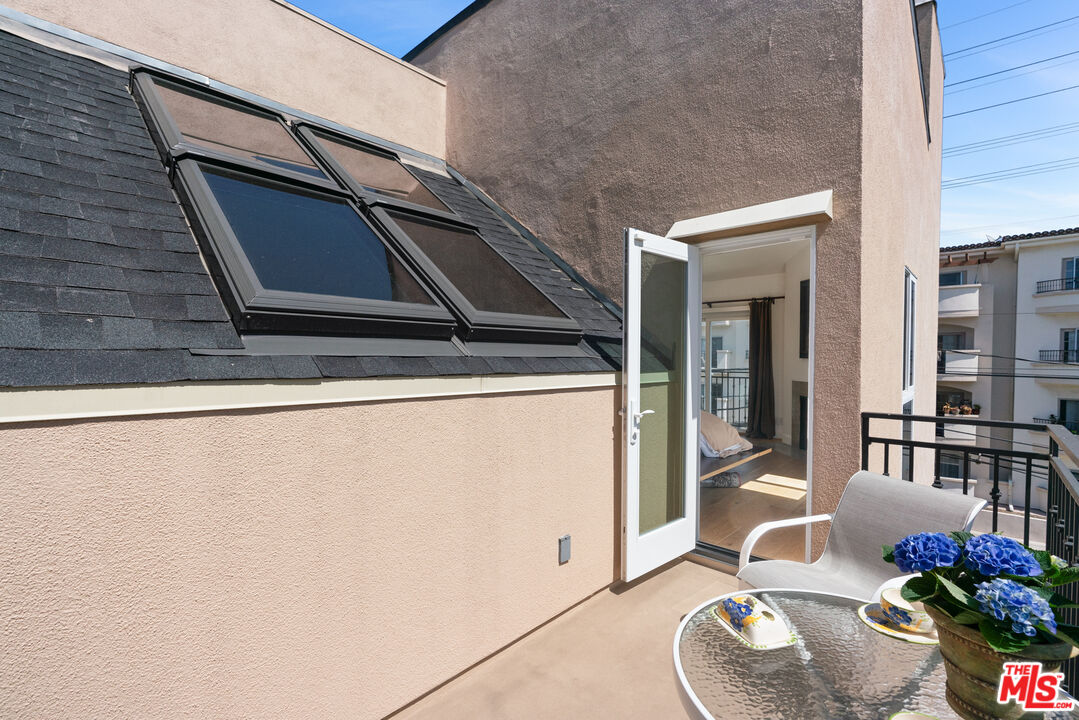 1103 S Westgate Ave Unit: 3