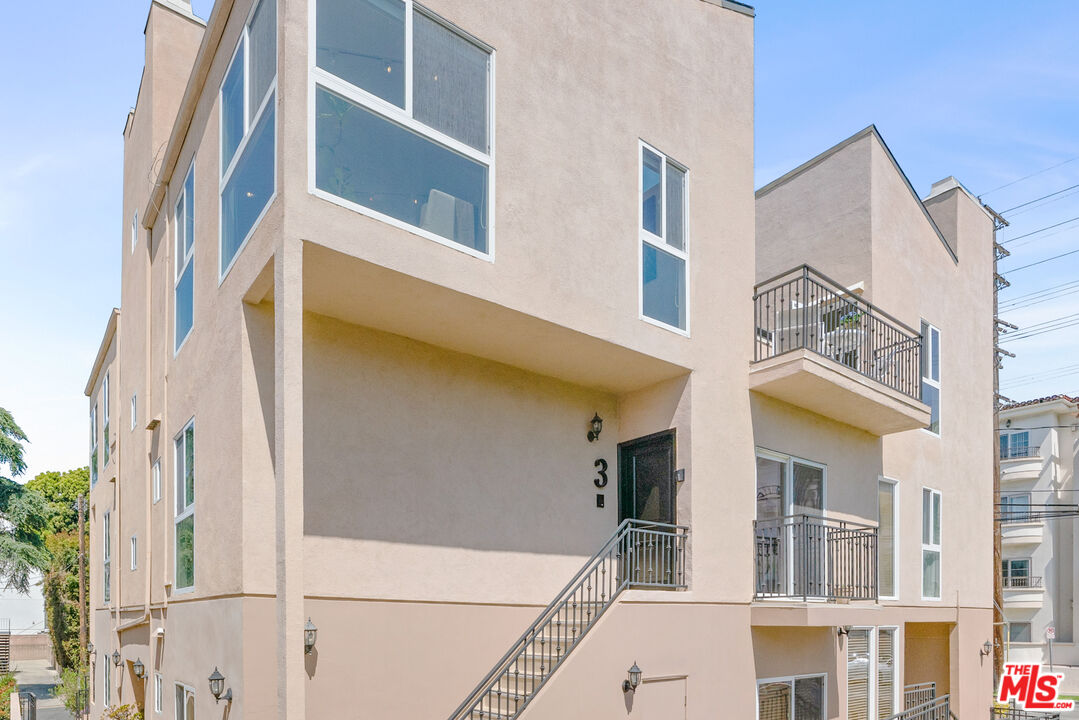 1103 S Westgate Ave Unit: 3