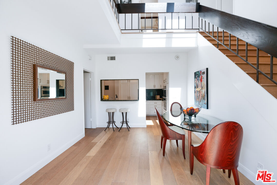 1103 S Westgate Ave Unit: 3