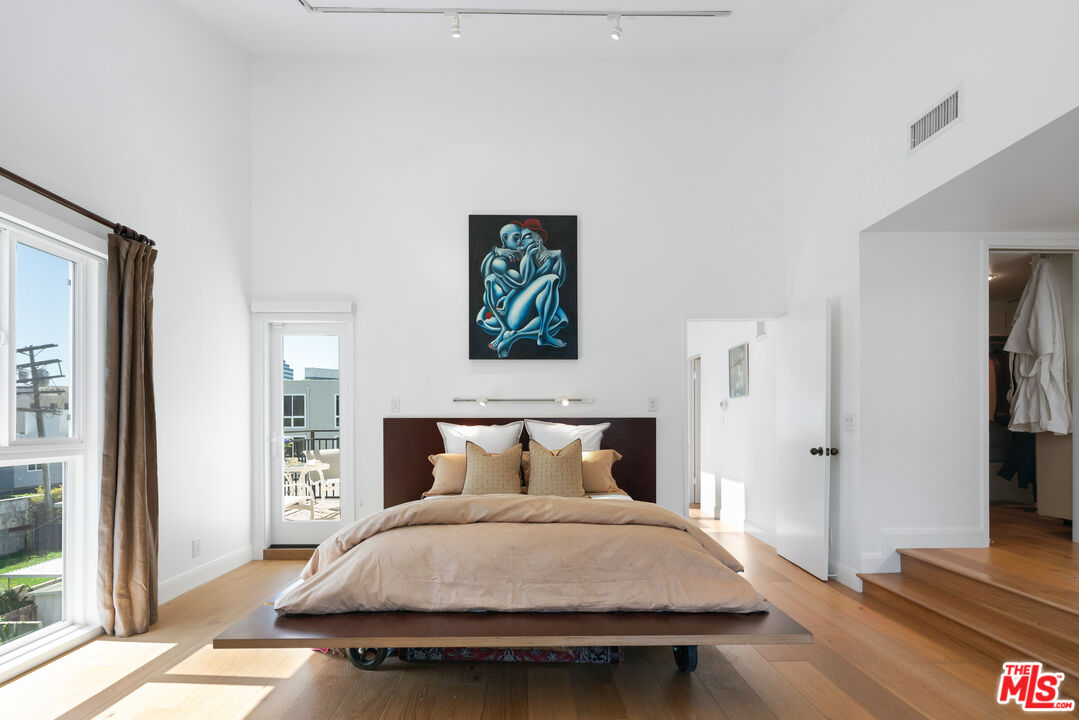 1103 S Westgate Ave Unit: 3