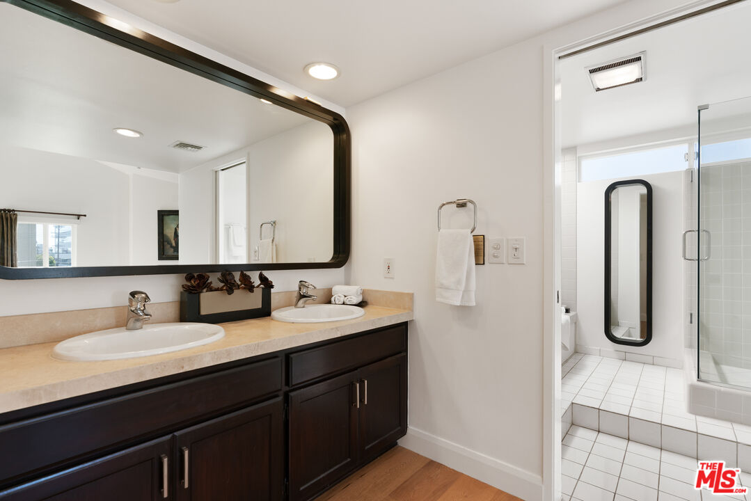 1103 S Westgate Ave Unit: 3