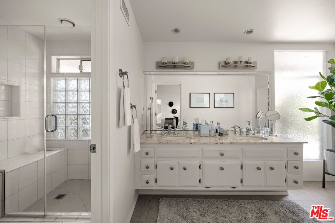 2318 Cheryl Pl