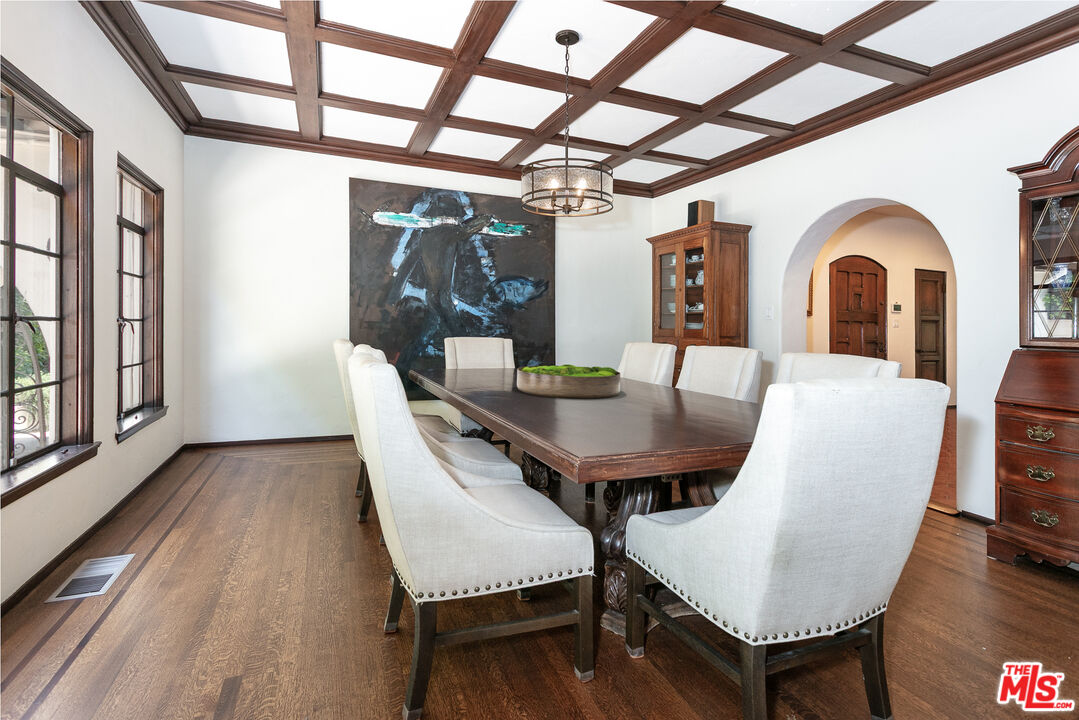 627 N Alta Dr