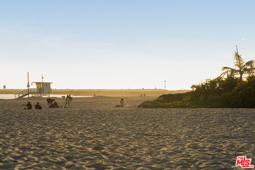 6400 Pacific Ave Unit: 309