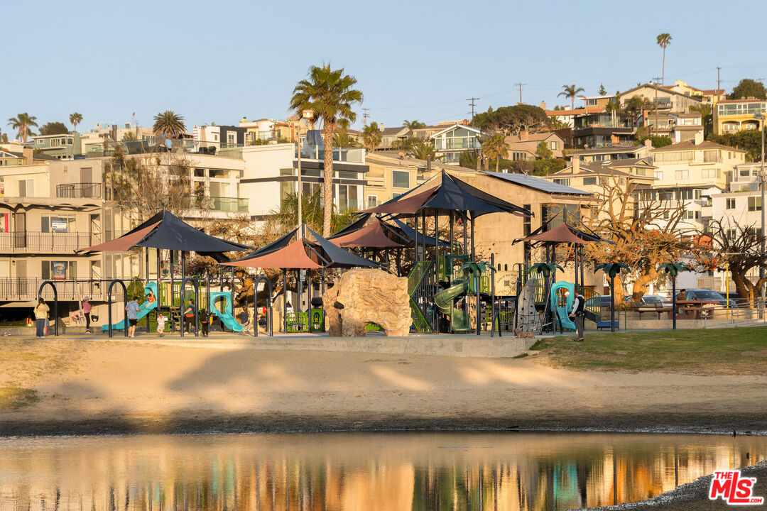 6400 Pacific Ave Unit: 309