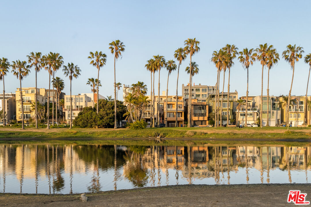 6400 Pacific Ave Unit: 309