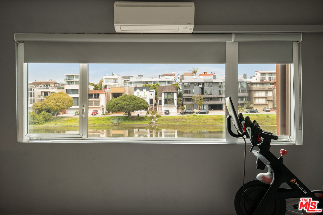 6400 Pacific Ave Unit: 309