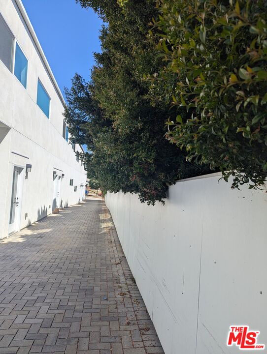 6044 La Prada St Unit: B