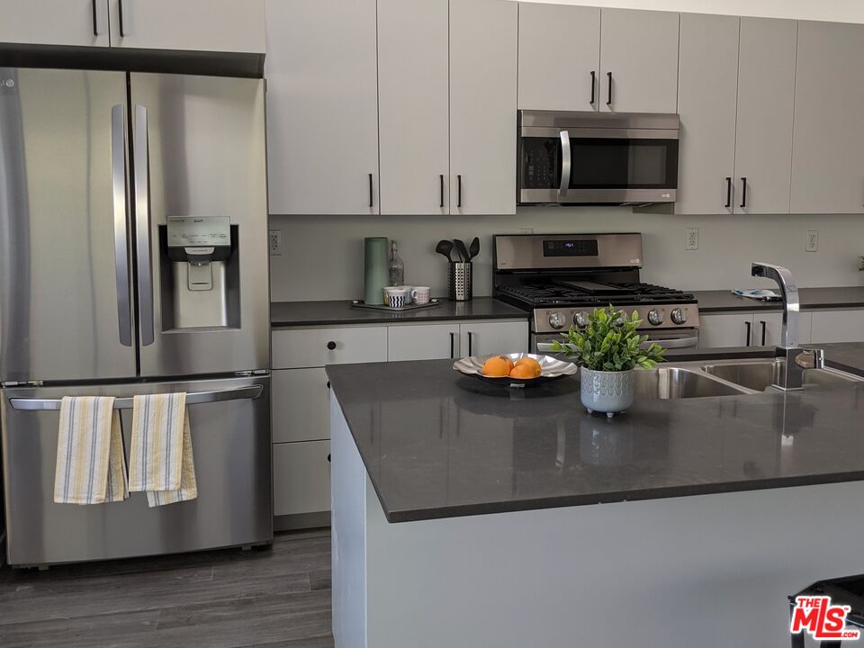 6044 La Prada St Unit: B