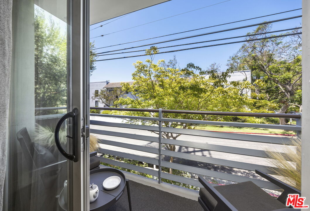 900 S Westgate Ave Unit: 201