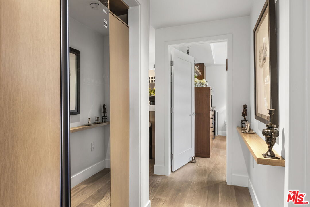900 S Westgate Ave Unit: 201