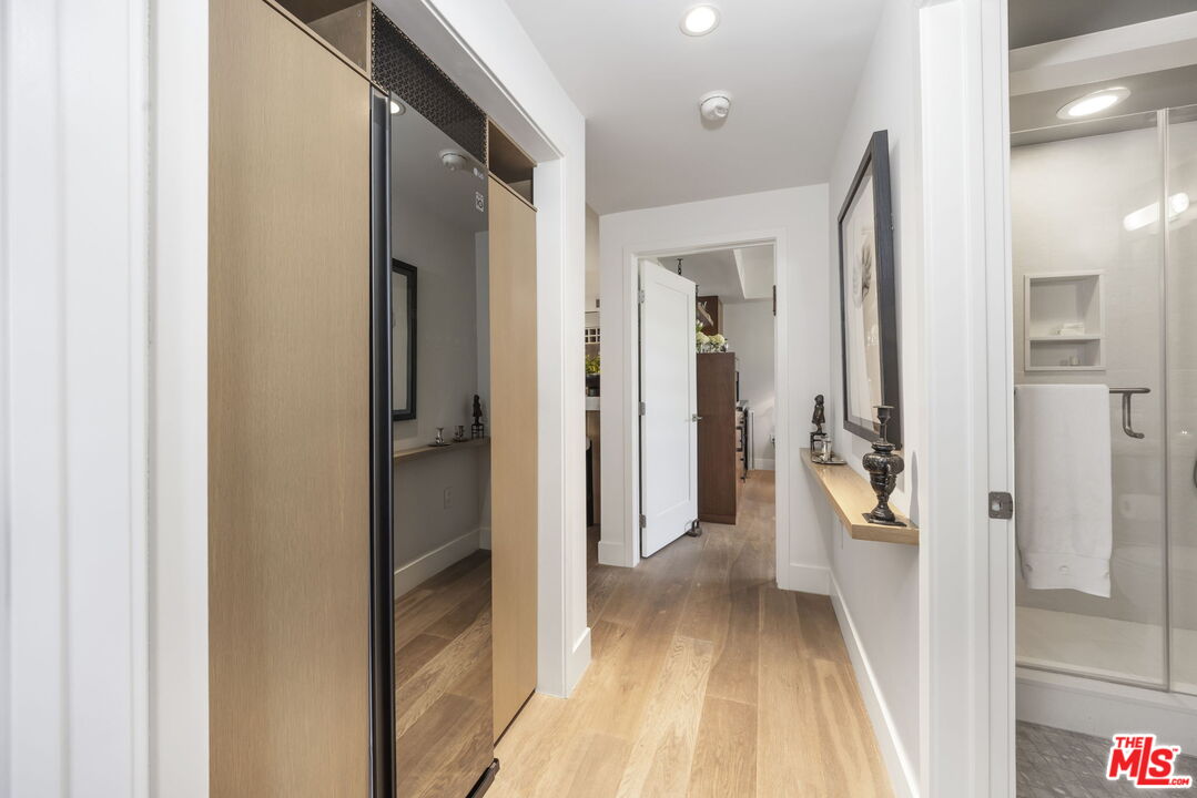 900 S Westgate Ave Unit: 201
