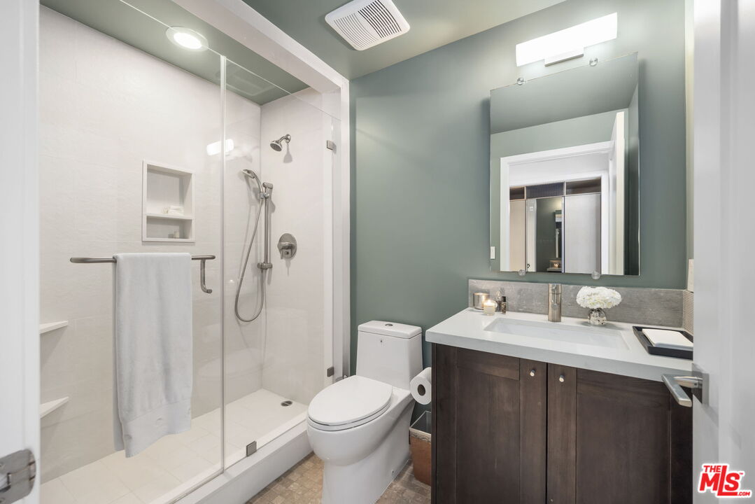 900 S Westgate Ave Unit: 201