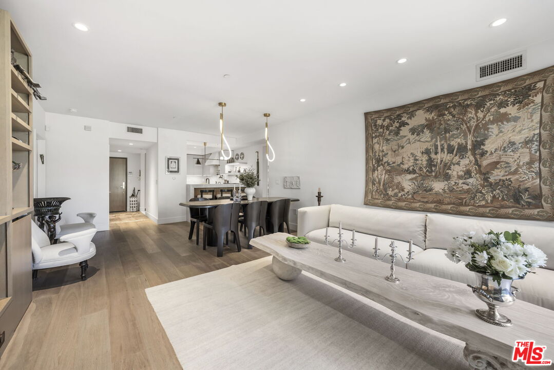 900 S Westgate Ave Unit: 201